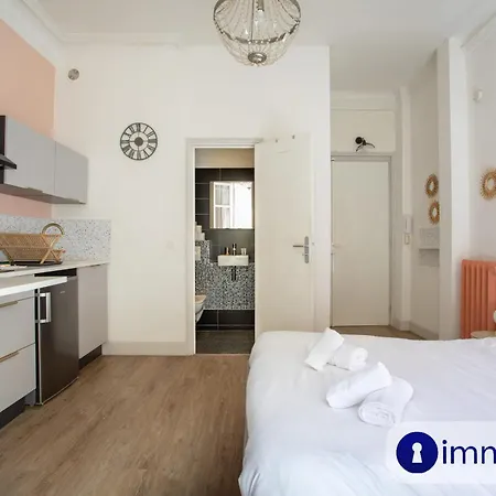 Charming Air-conditioned With Balcony Apartament Nicea